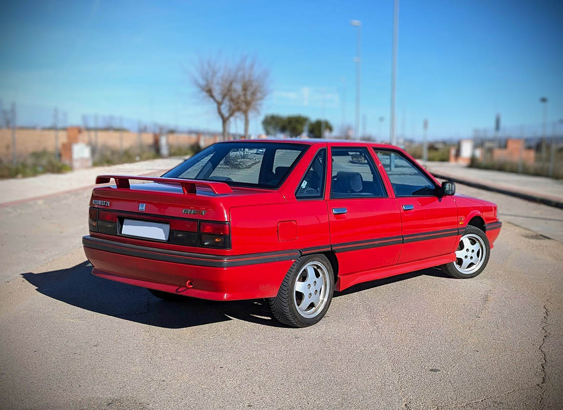 Renault-21-GTI-12V