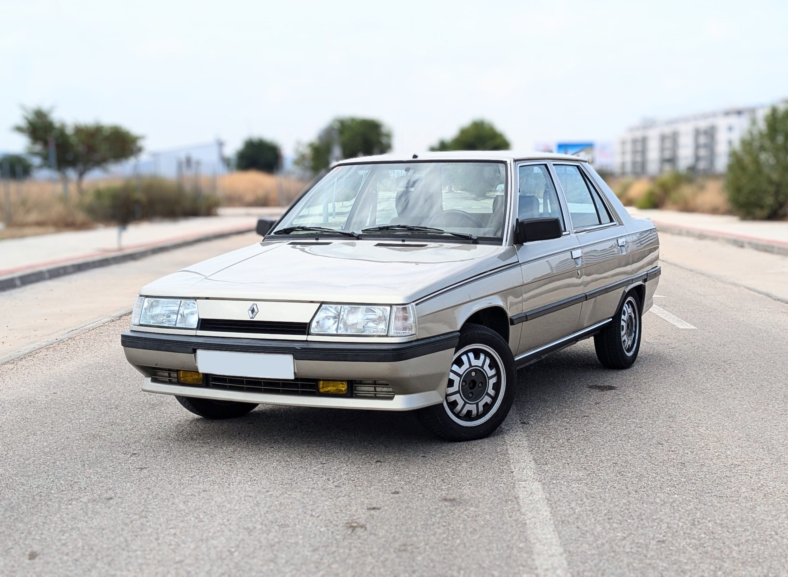 Renault 9 TXE