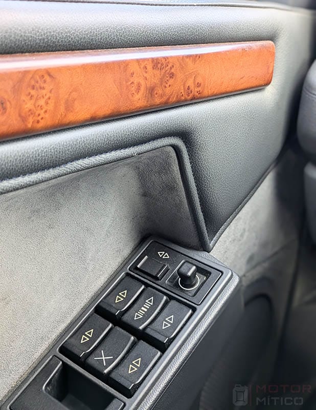 Renault 25 V6 Turbo Baccara botonera puerta del conductor