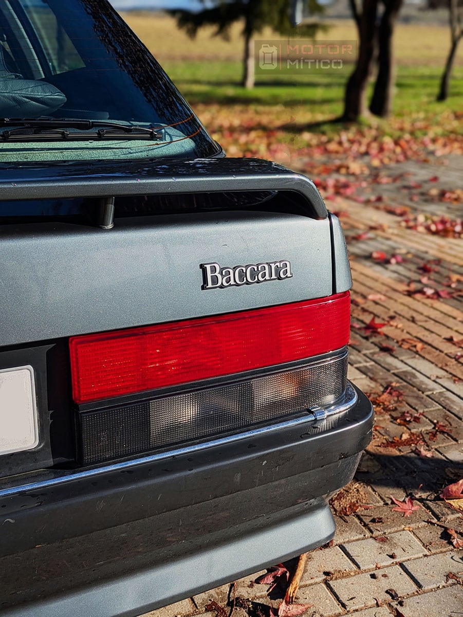 Renault 25 V6 Turbo Baccara piloto trasero derecho