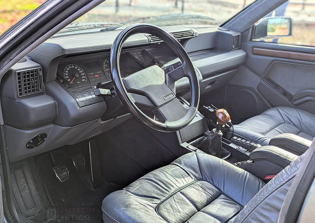 Renault 25 V6 Turbo Baccara puesto de conduccion