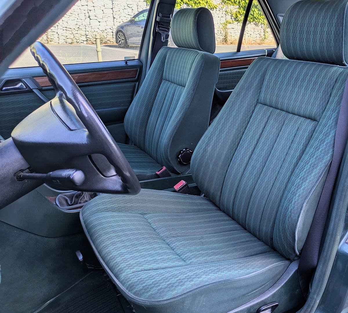 Mercedes 320E W124 1992 asientos delanteros
