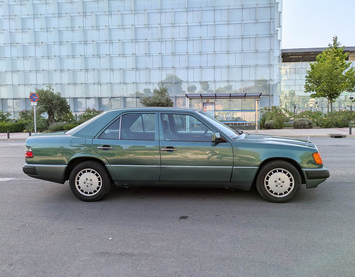 Mercedes 320E W124 1992 lateral