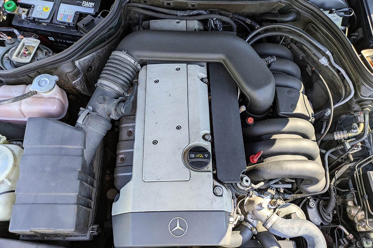 Mercedes 320E W124 1992 motor 4